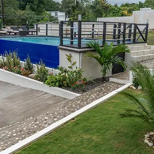 family-complex-beside-beach-w-pool-montego-bay-1.comcaribbean.com/