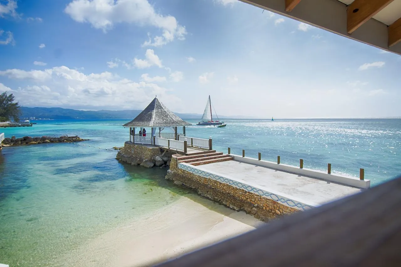 Seagarden Beach Resort Μοντέγκο Μπέυ 3*,